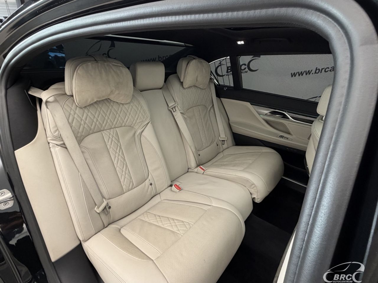 BMW 740 | 13