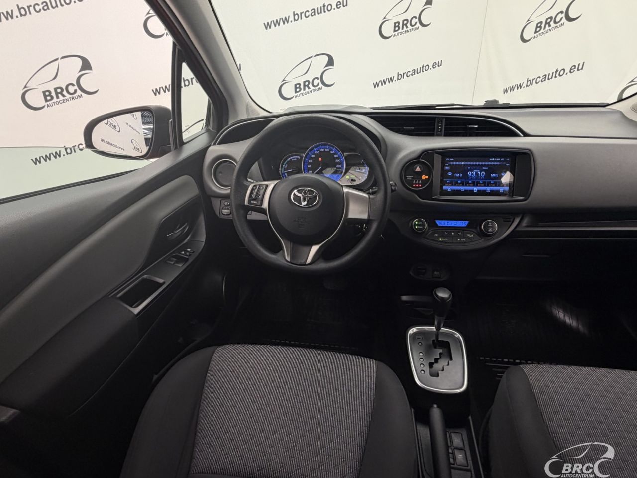Toyota Yaris | 11