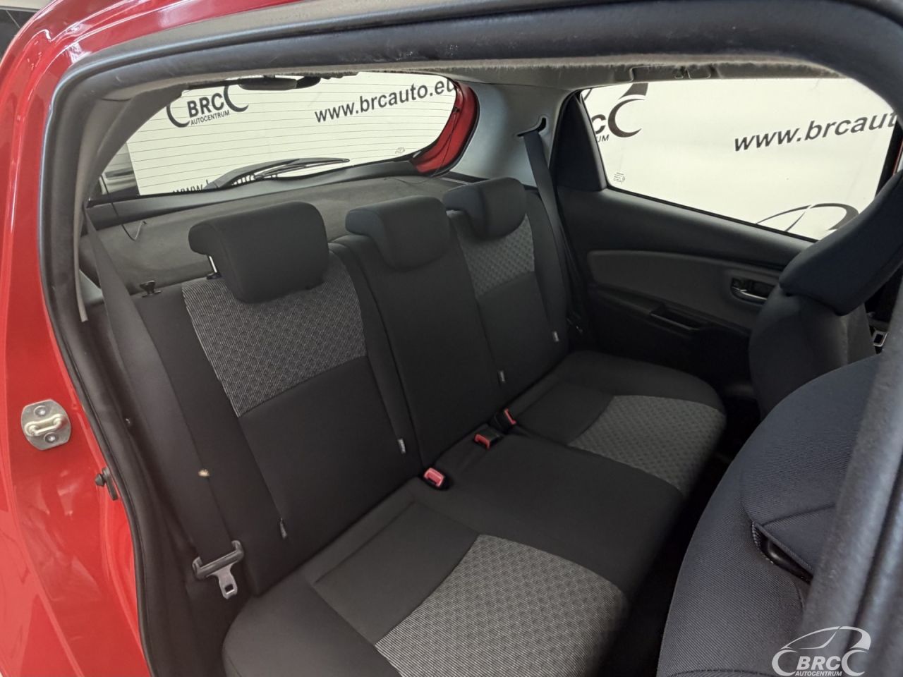 Toyota Yaris | 9
