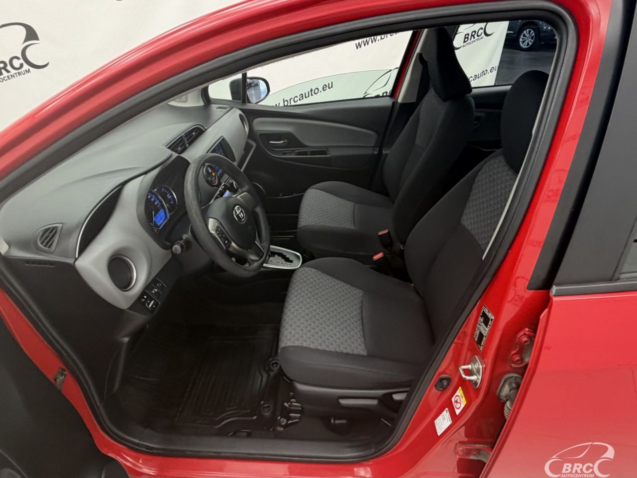 Toyota Yaris | 18