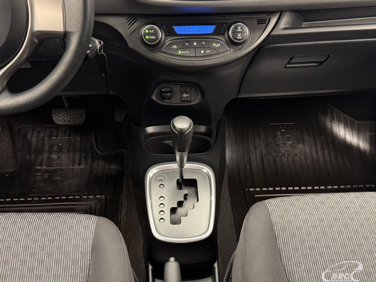 Toyota Yaris | 16