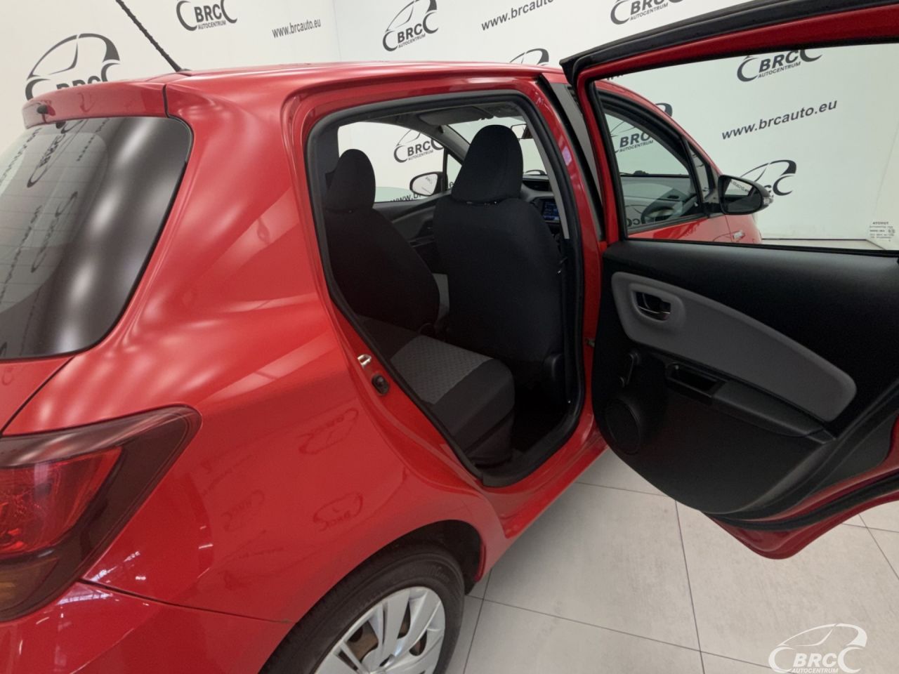 Toyota Yaris | 11