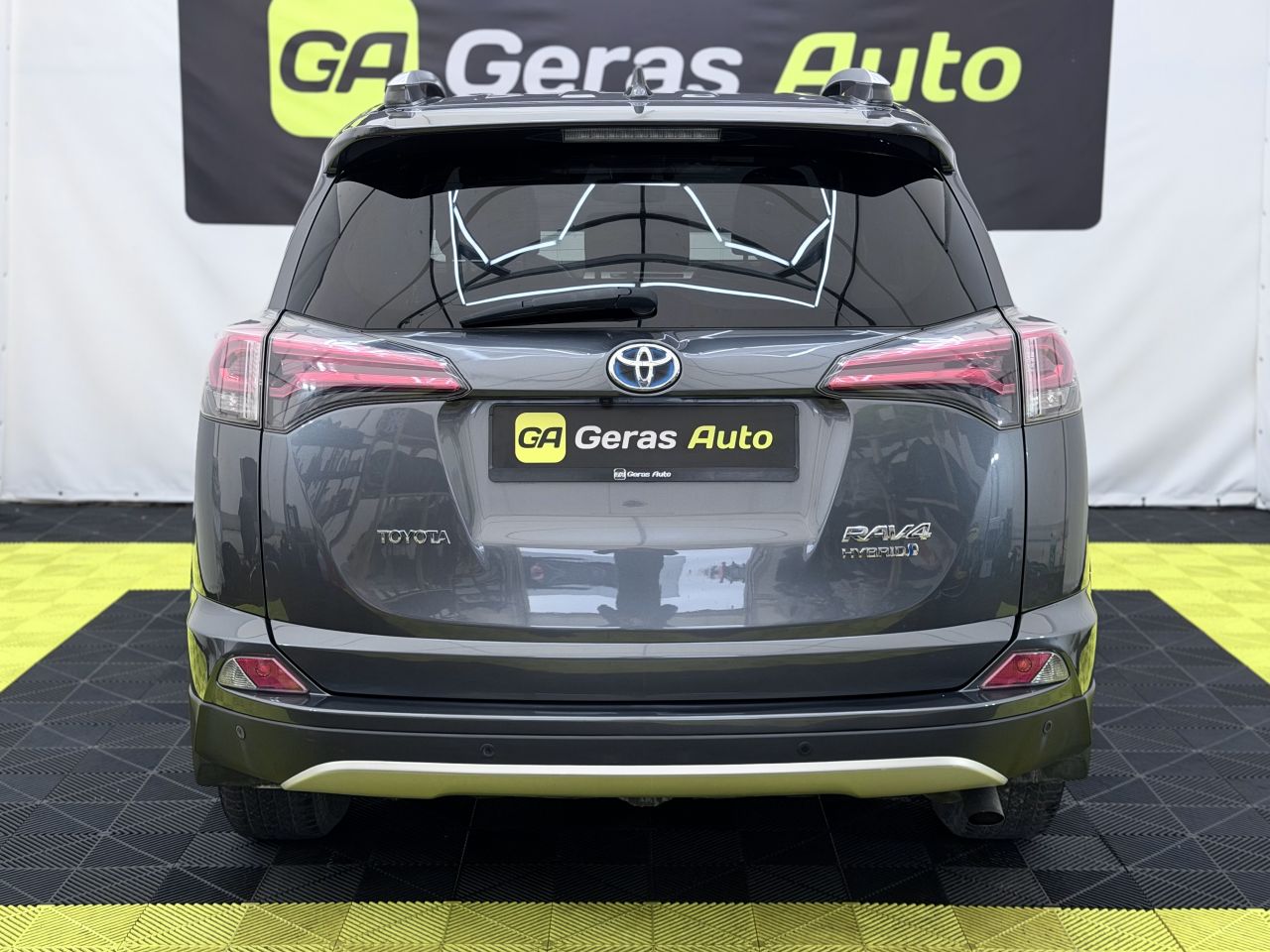 Toyota RAV4 | 4