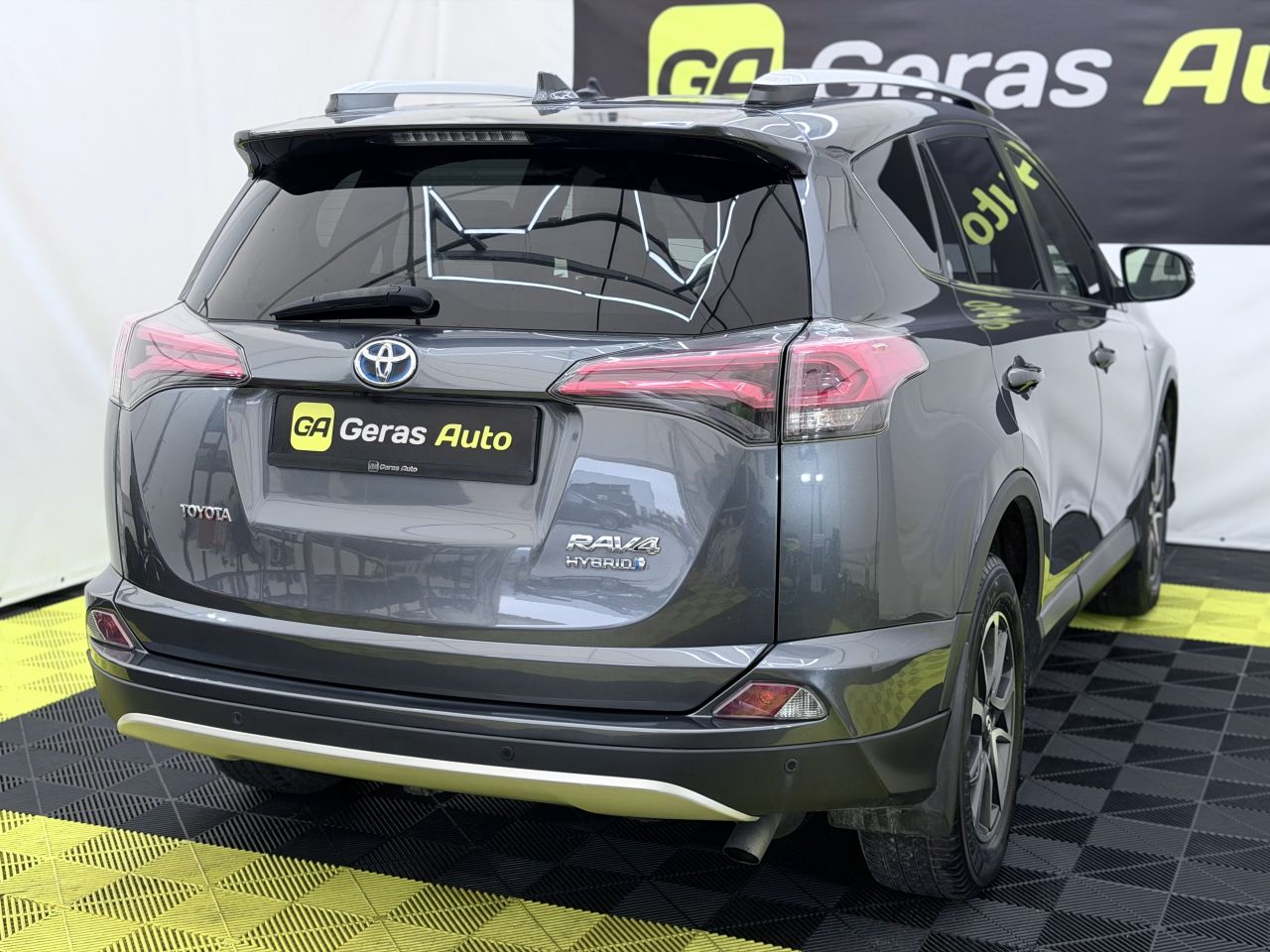 Toyota RAV4 | 3