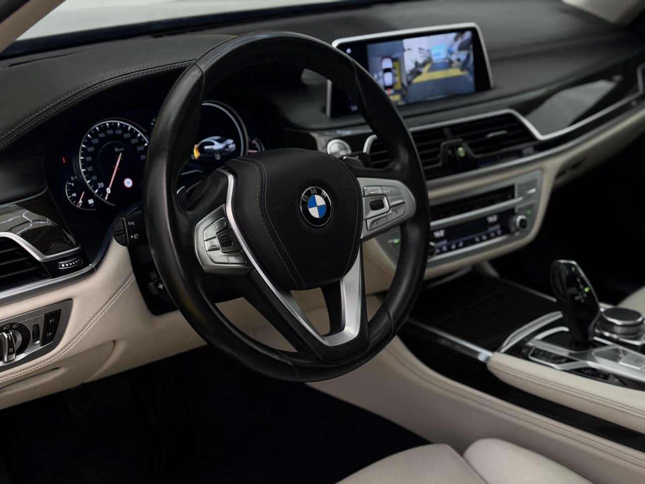 BMW 740 | 8
