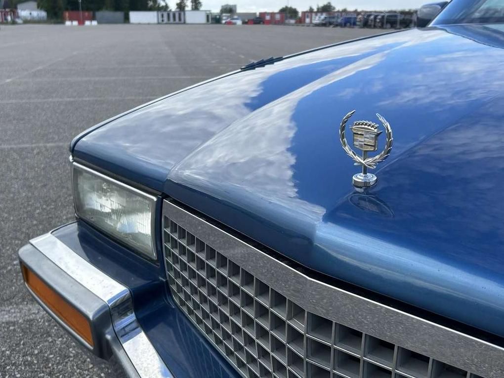 Cadillac DeVille | 19