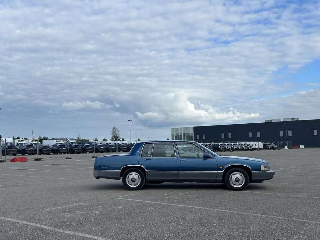 Cadillac DeVille | 11