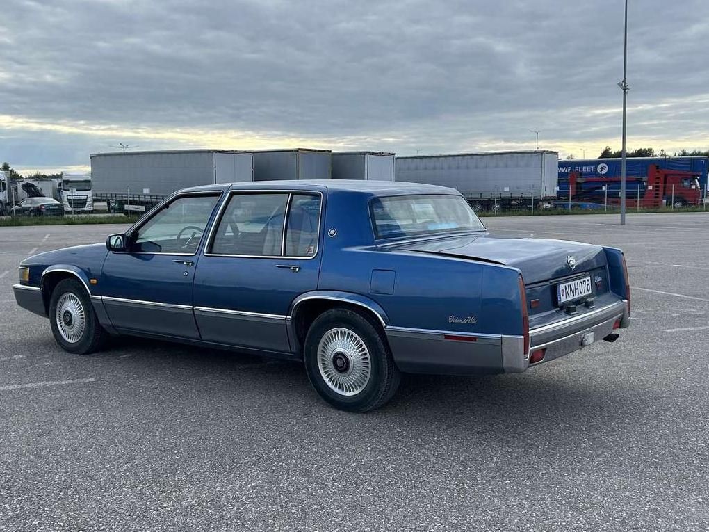 Cadillac DeVille | 9