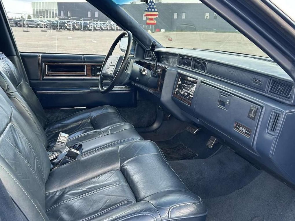 Cadillac DeVille | 17