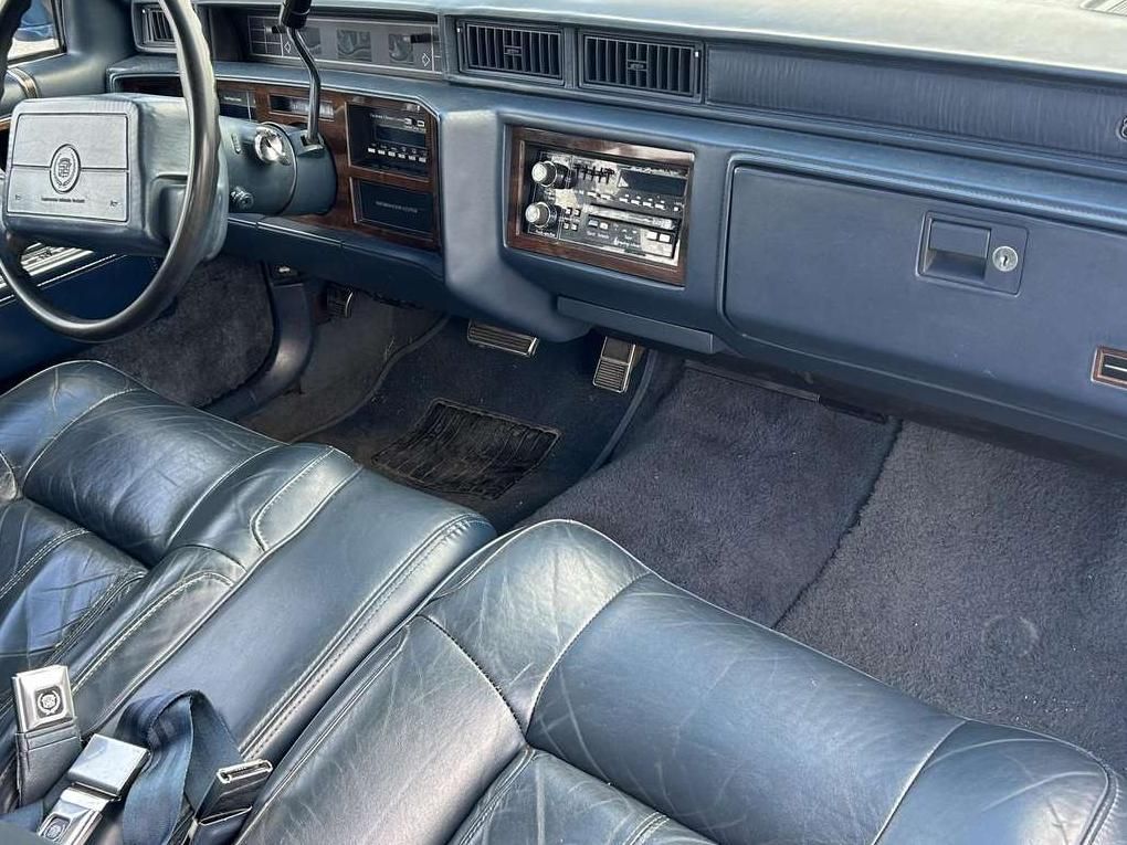 Cadillac DeVille | 15