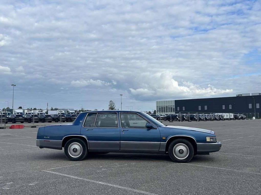 Cadillac DeVille | 4