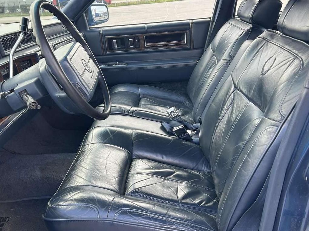 Cadillac DeVille | 12
