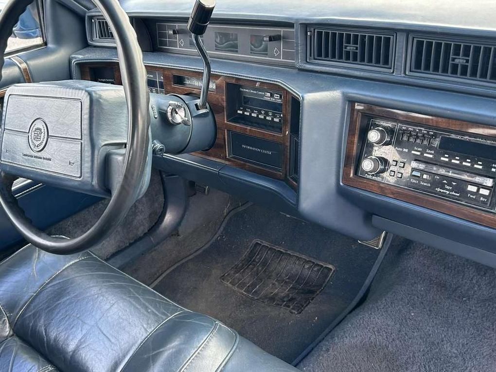 Cadillac DeVille | 14