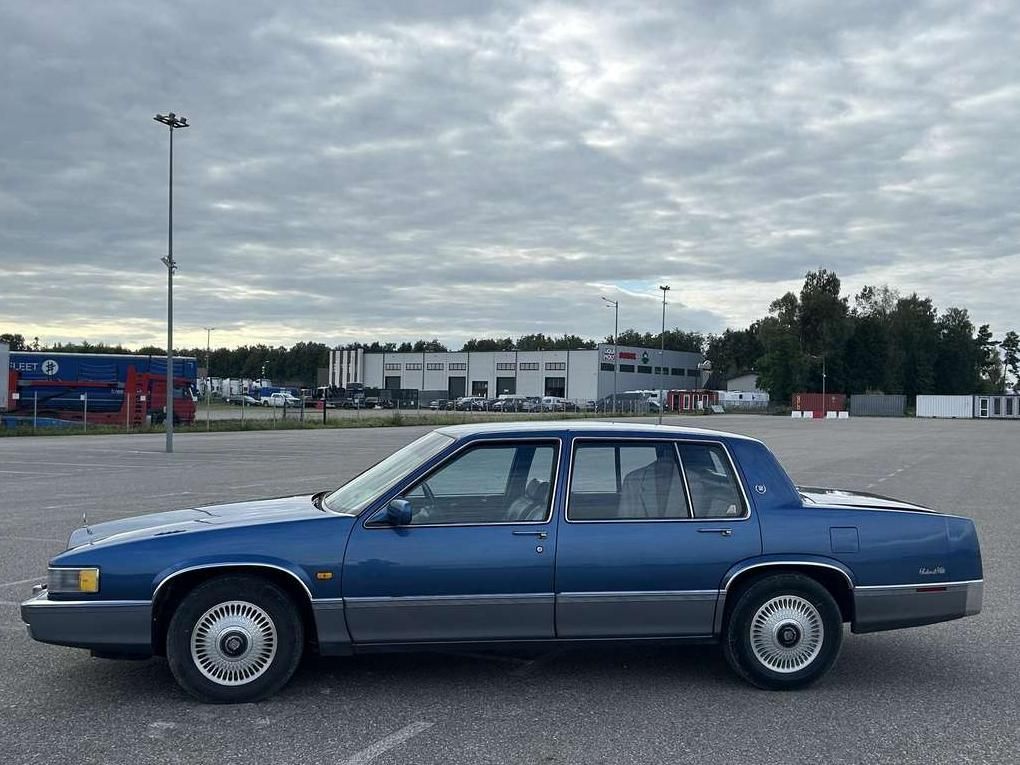 Cadillac DeVille | 10
