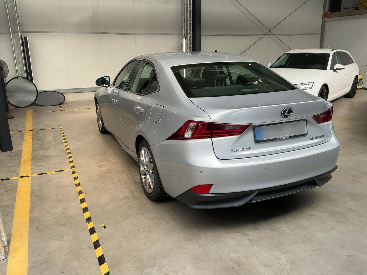 Lexus IS 300h | 7