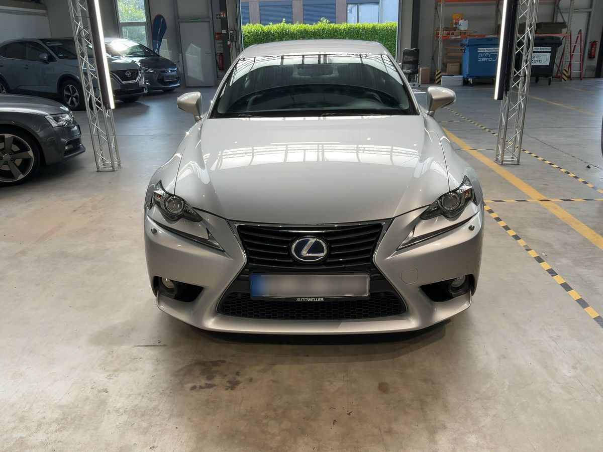 Lexus IS 300h | 1