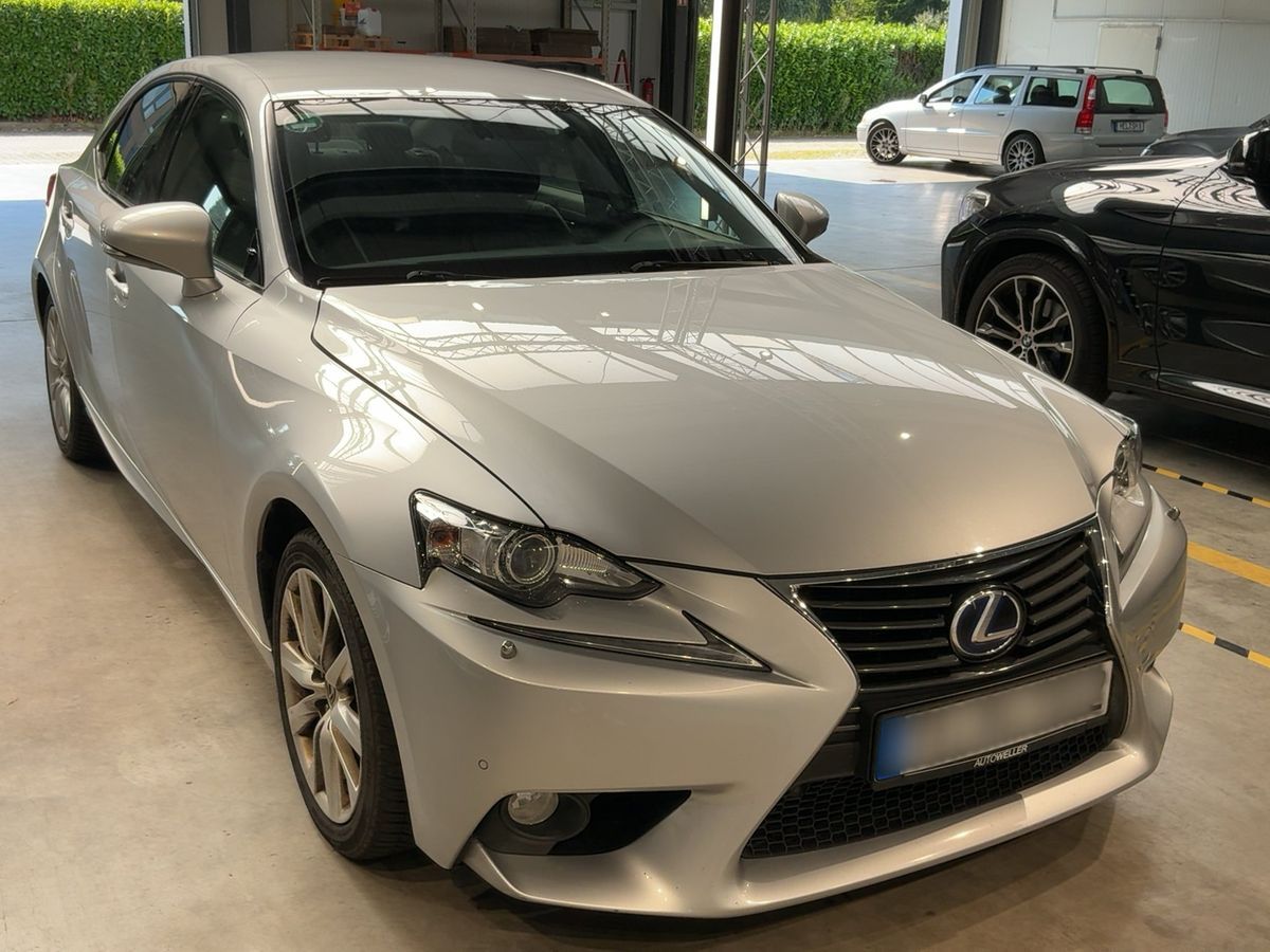 Lexus IS 300h | 2