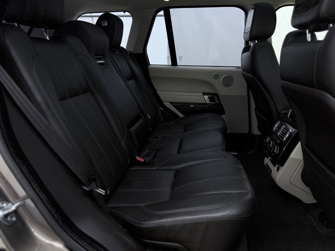 Land Rover Range Rover | 12
