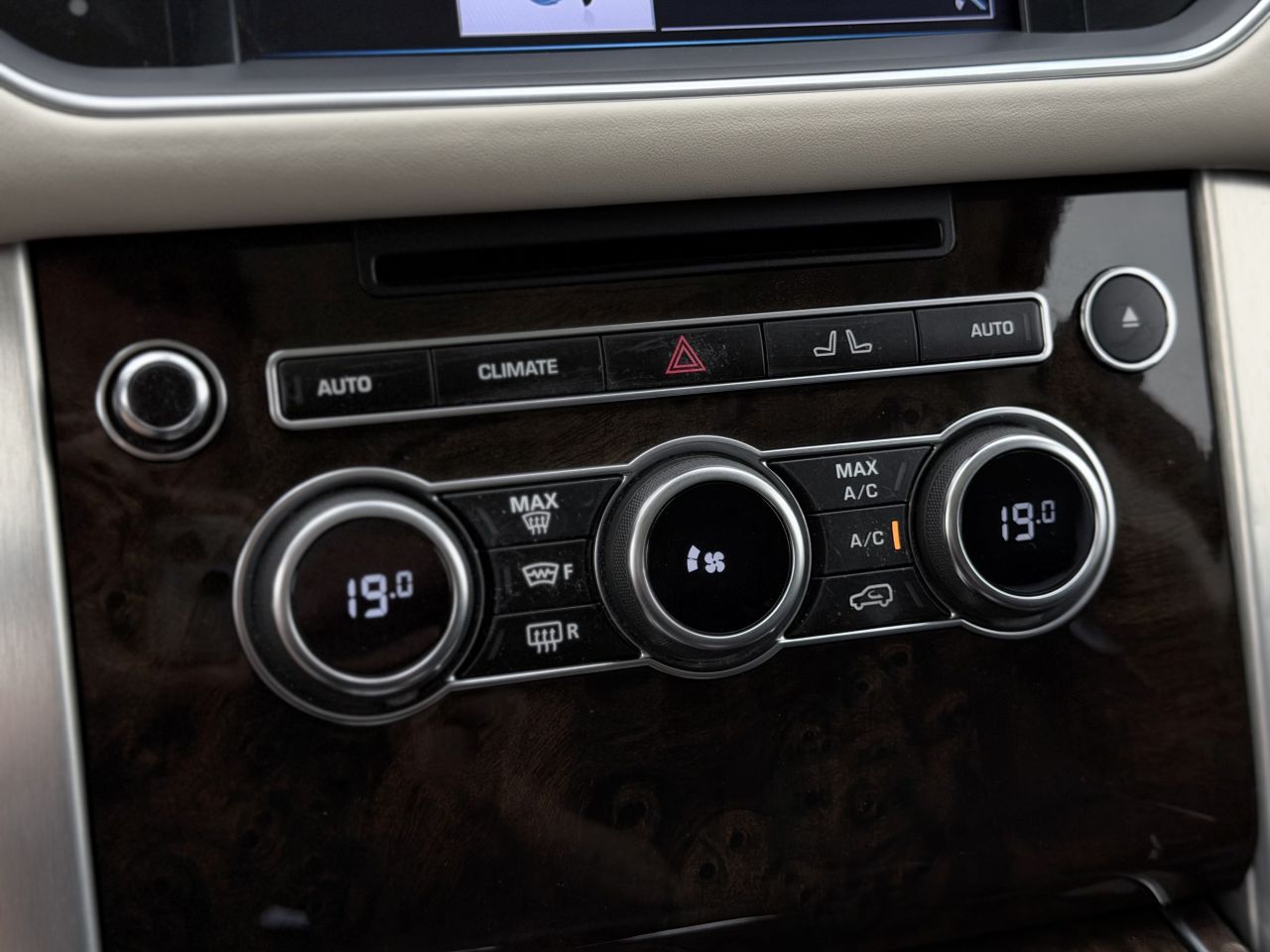 Land Rover Range Rover | 28