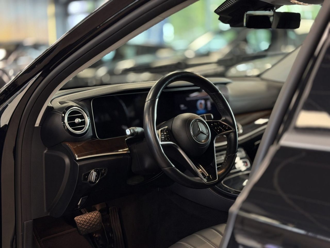 Mercedes-Benz E300 | 25
