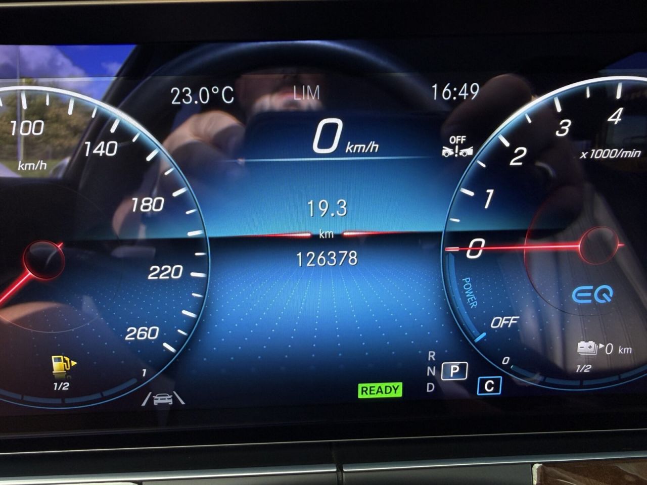 Mercedes-Benz E300 | 26