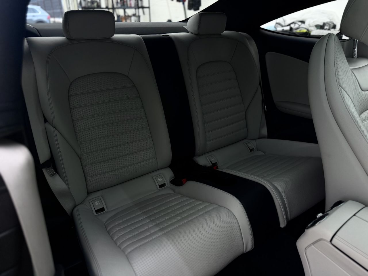 Mercedes-Benz C300 | 12