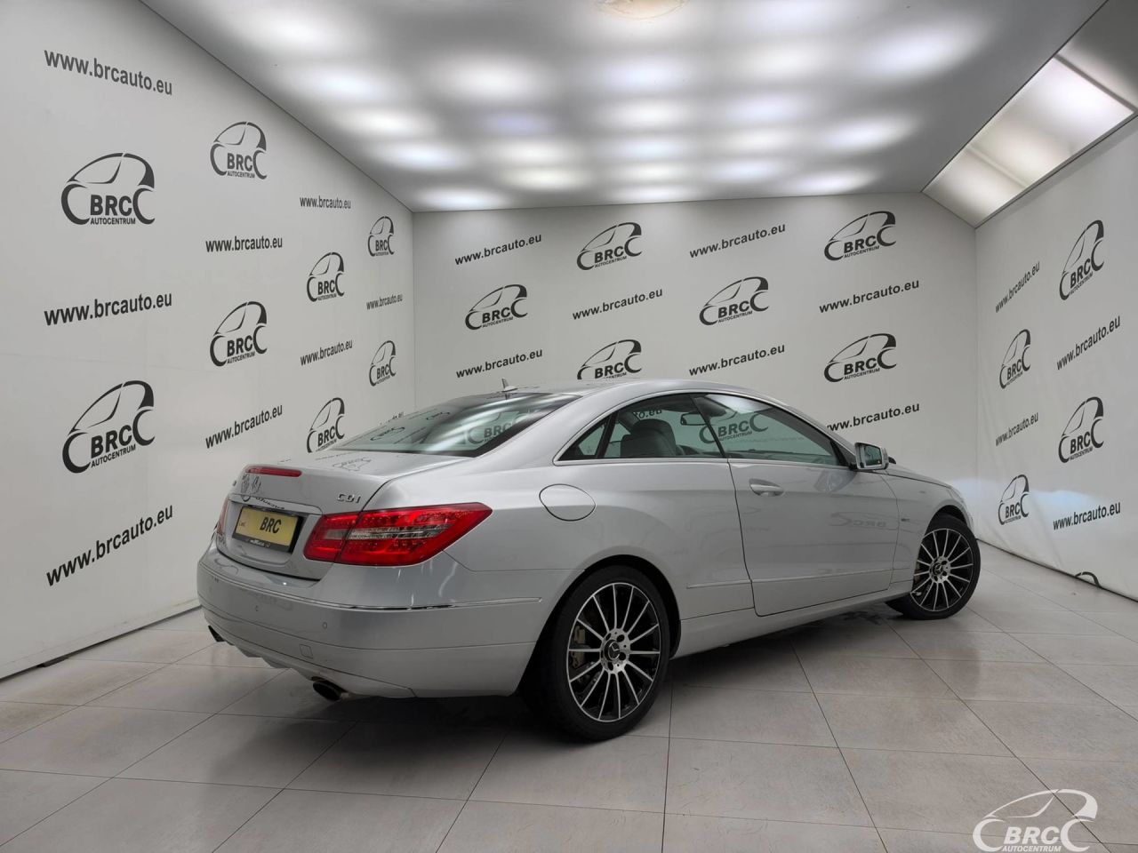 Mercedes-Benz E350 | 4