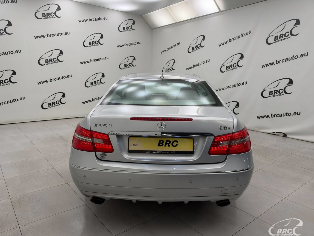 Mercedes-Benz E350 | 6