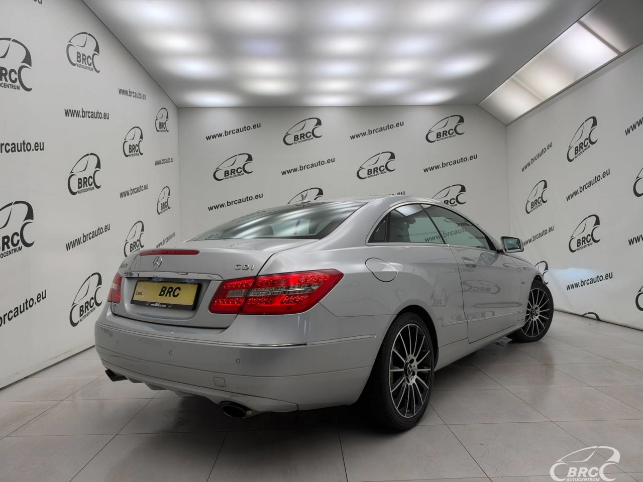 Mercedes-Benz E350 | 5
