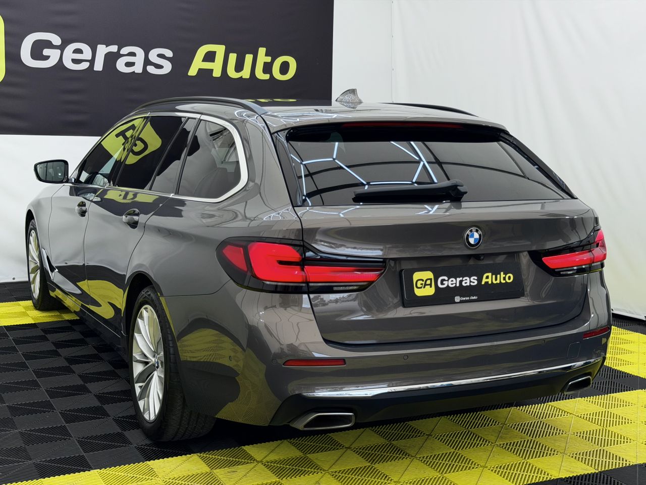 BMW 520 | 5