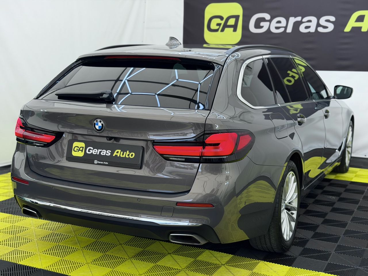 BMW 520 | 3