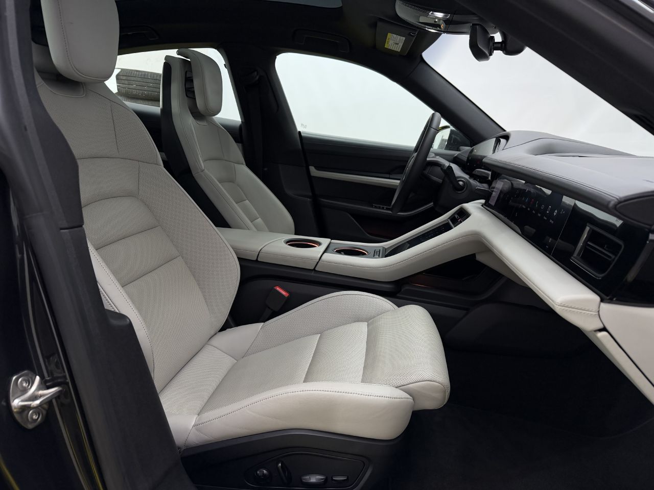 Porsche Taycan | 12
