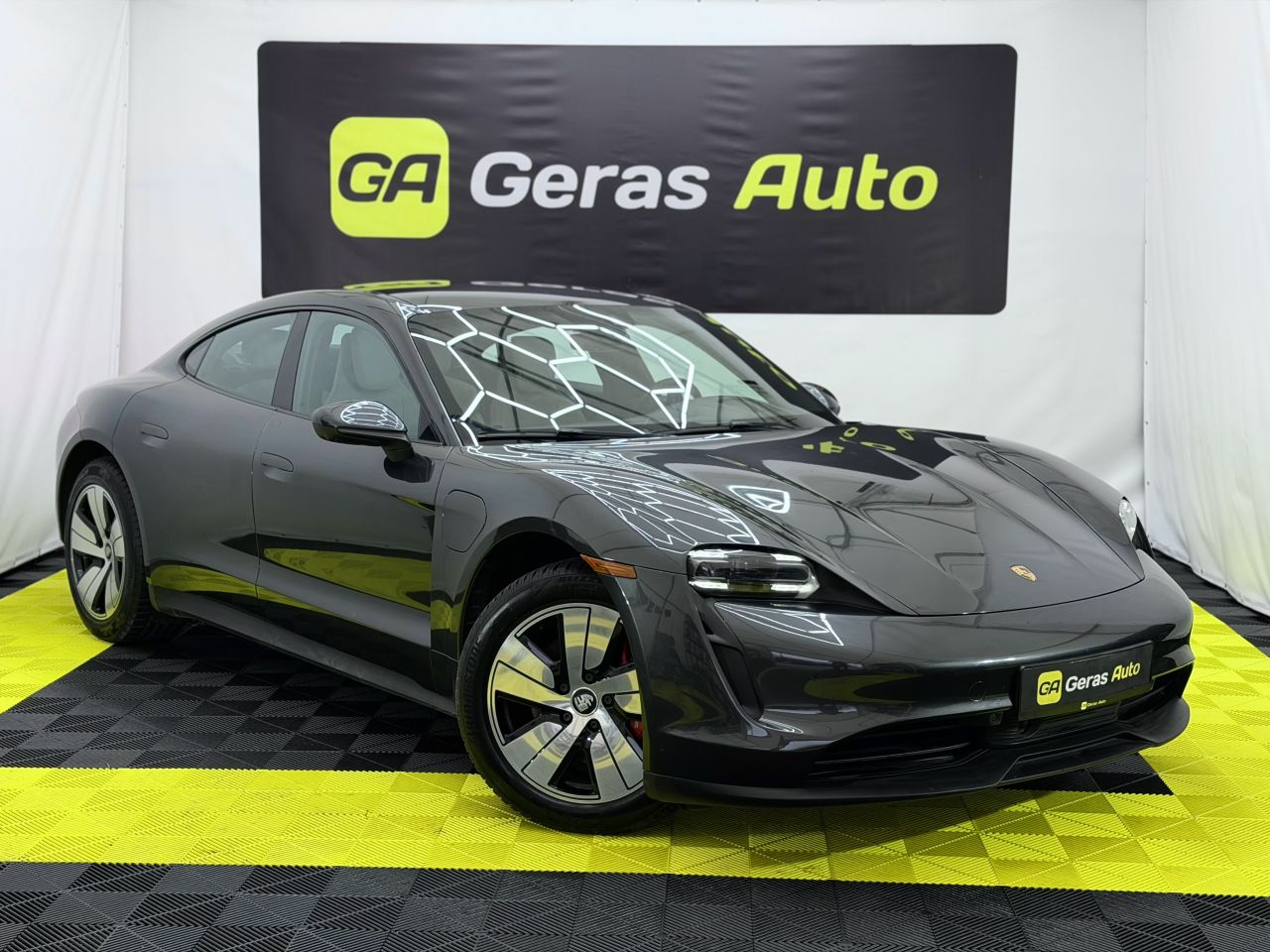 Porsche Taycan | 2