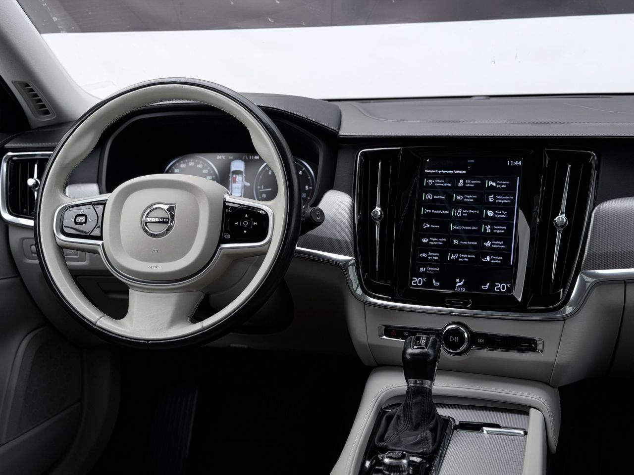 Volvo V90 | 18