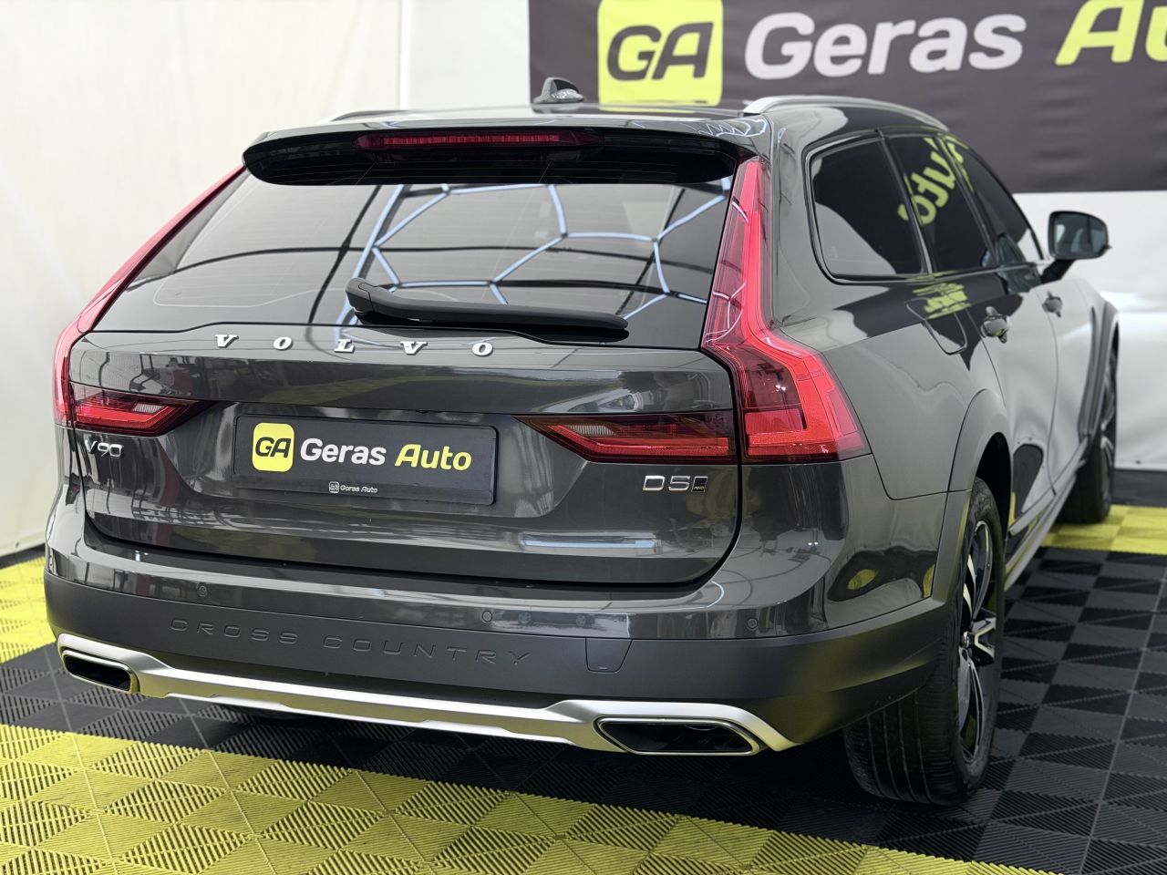 Volvo V90 | 3