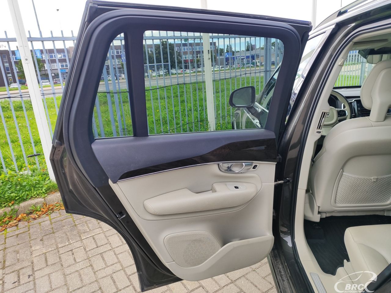 Volvo XC90 | 14