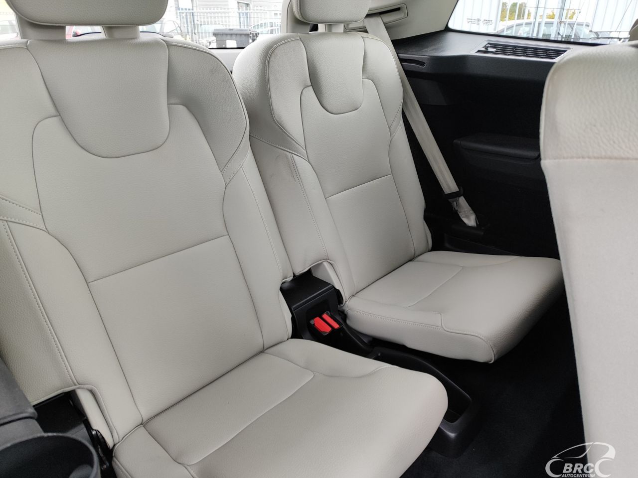 Volvo XC90 | 11