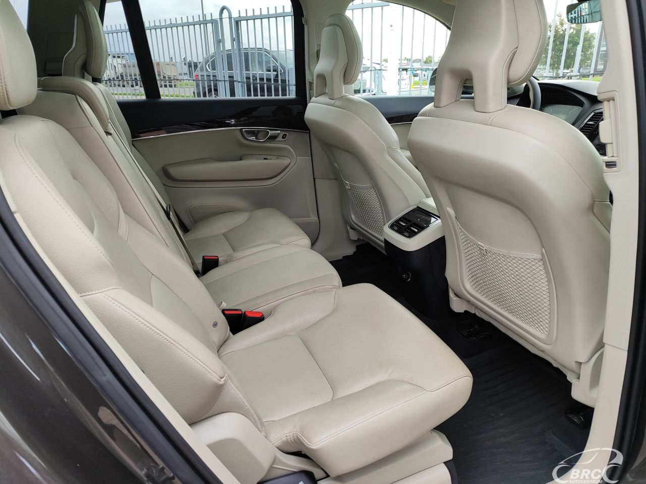 Volvo XC90 | 9
