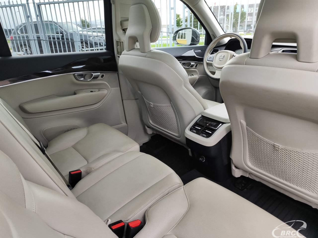 Volvo XC90 | 11