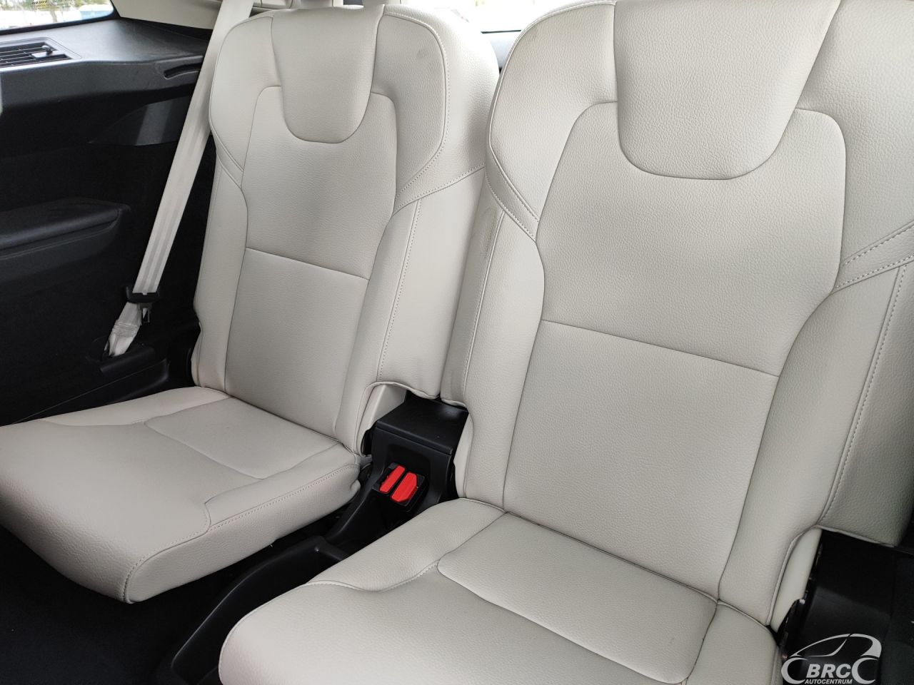 Volvo XC90 | 18
