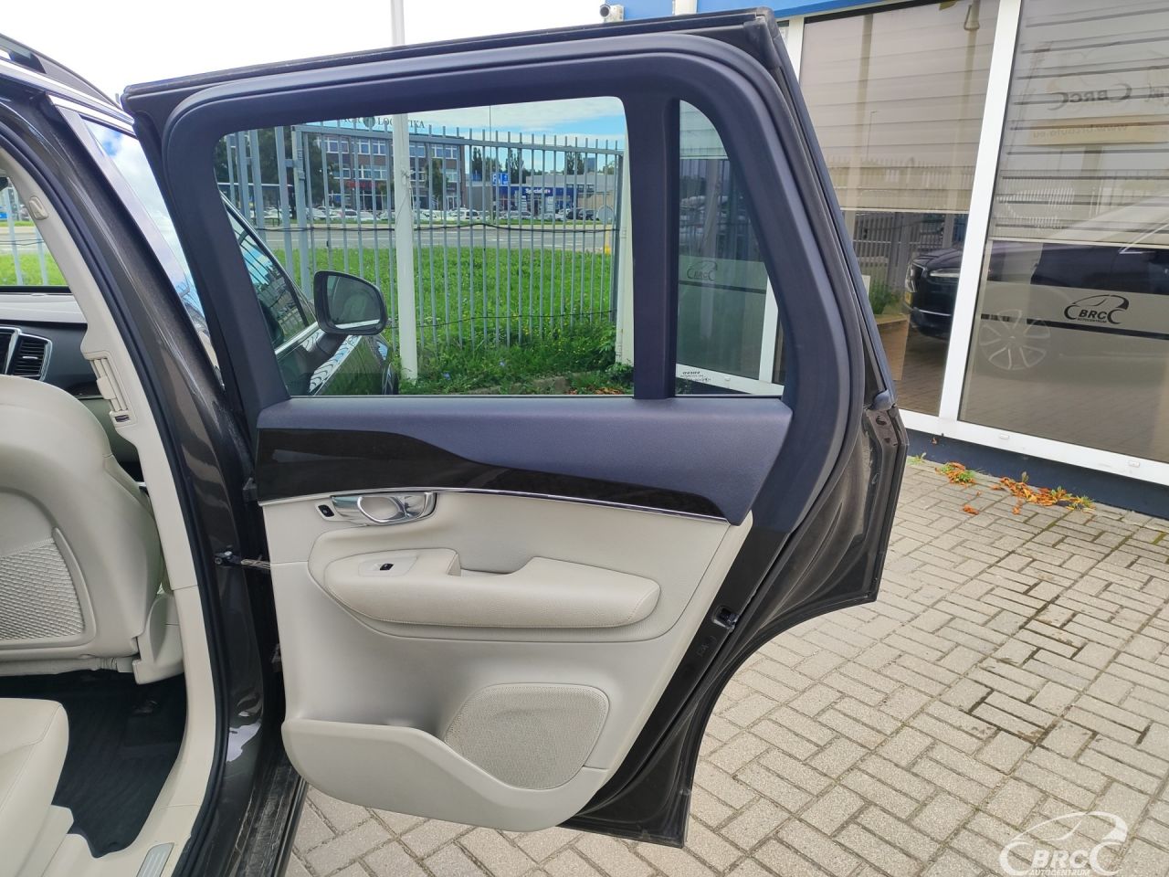 Volvo XC90 | 9