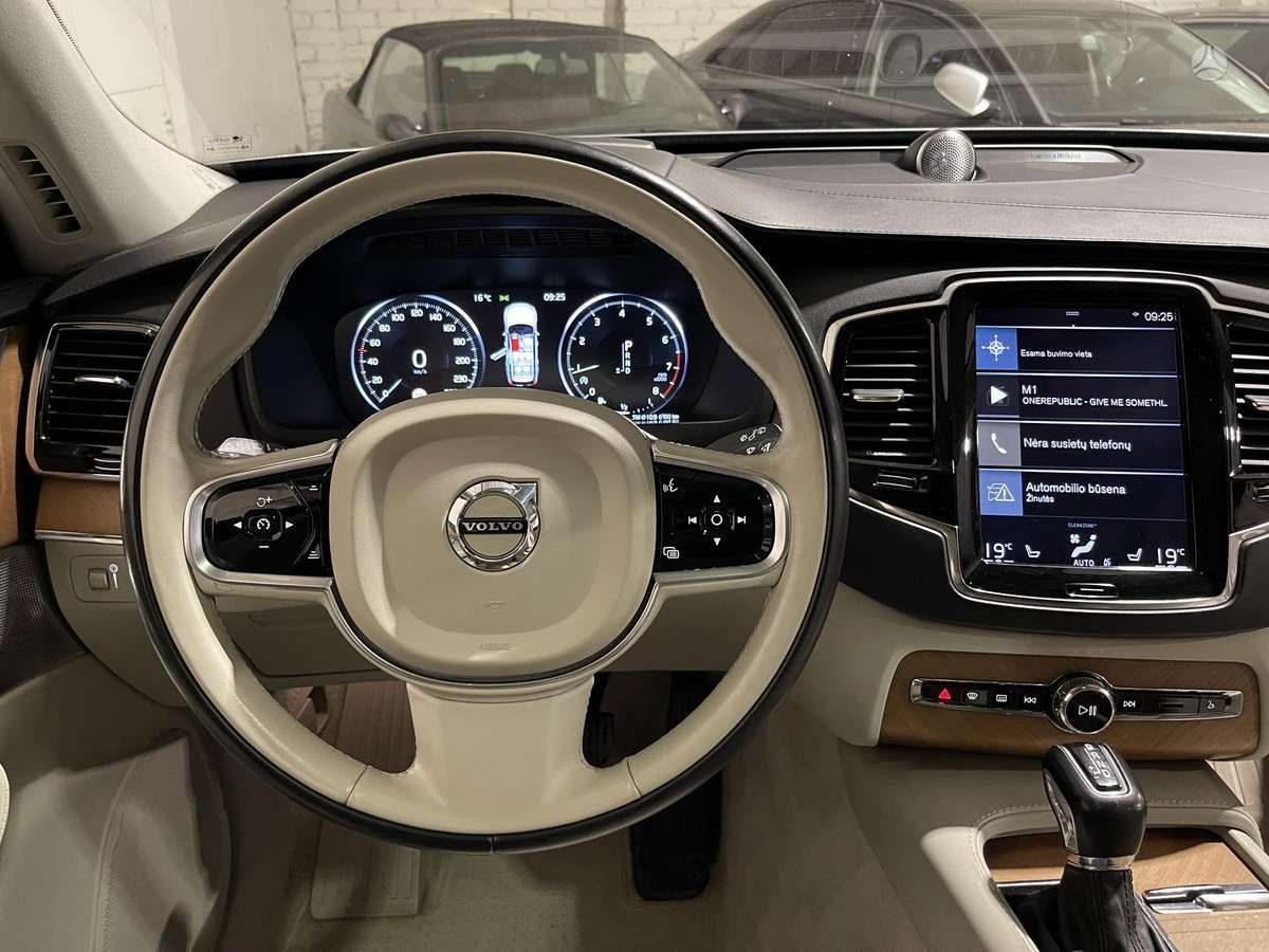Volvo XC90 | 7
