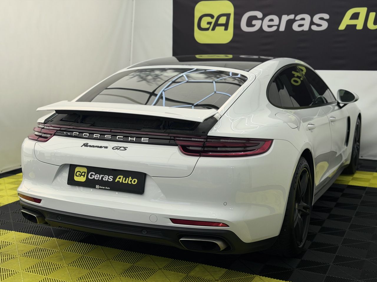 Porsche Panamera | 3
