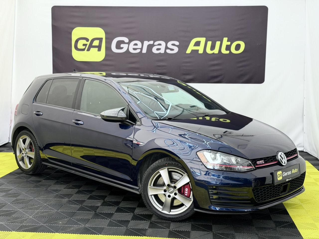 Volkswagen Golf | 2