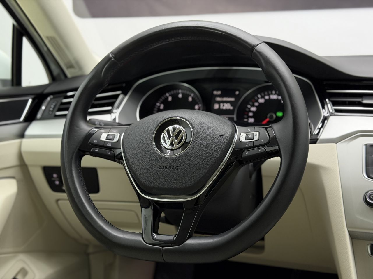 Volkswagen Passat | 13
