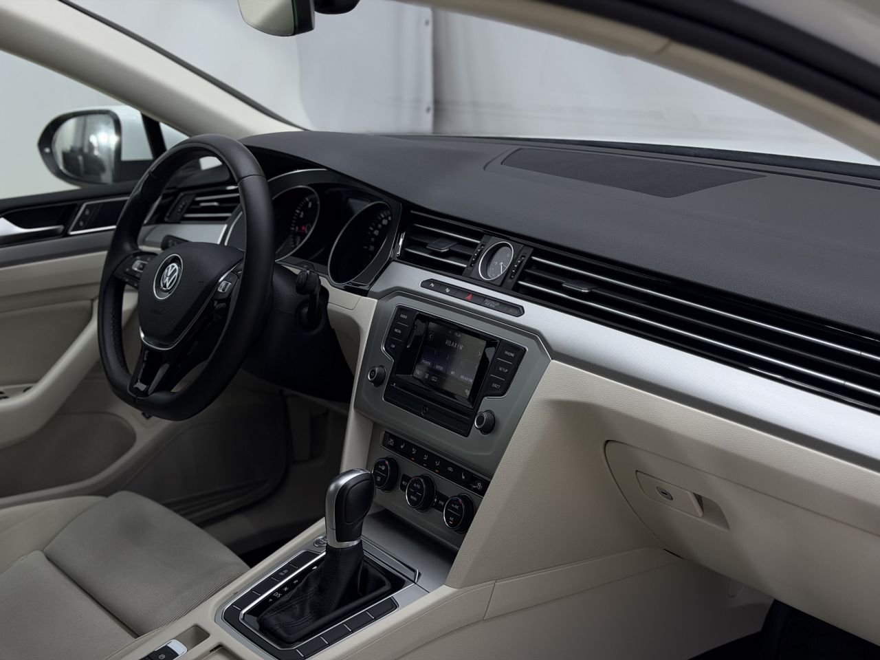Volkswagen Passat | 11