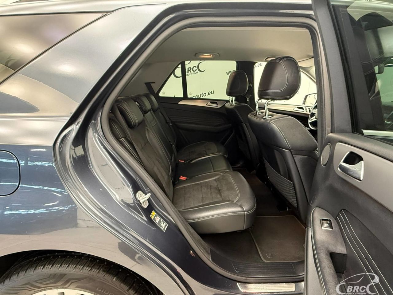 Mercedes-Benz ML350 | 6