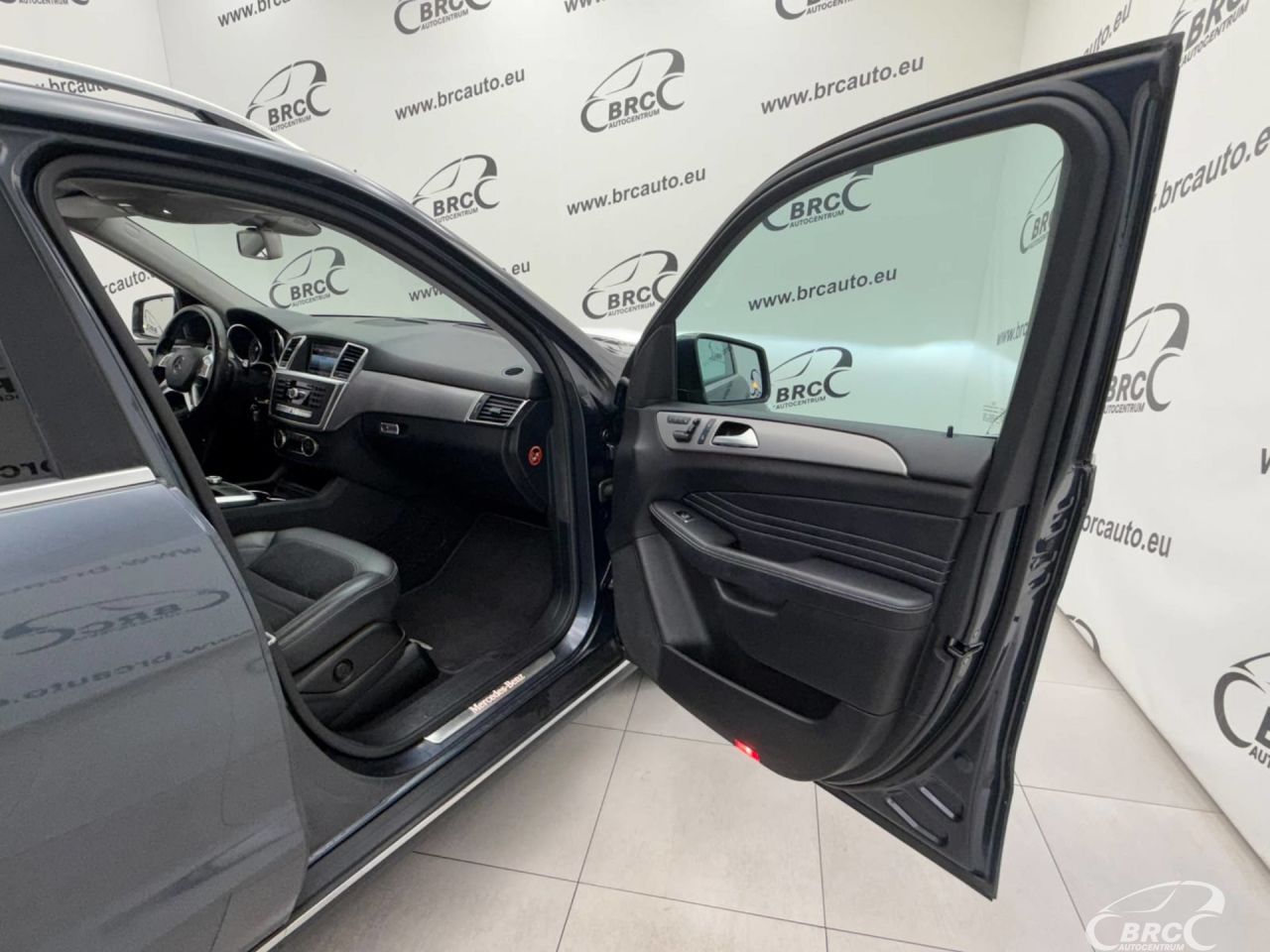 Mercedes-Benz ML350 | 8