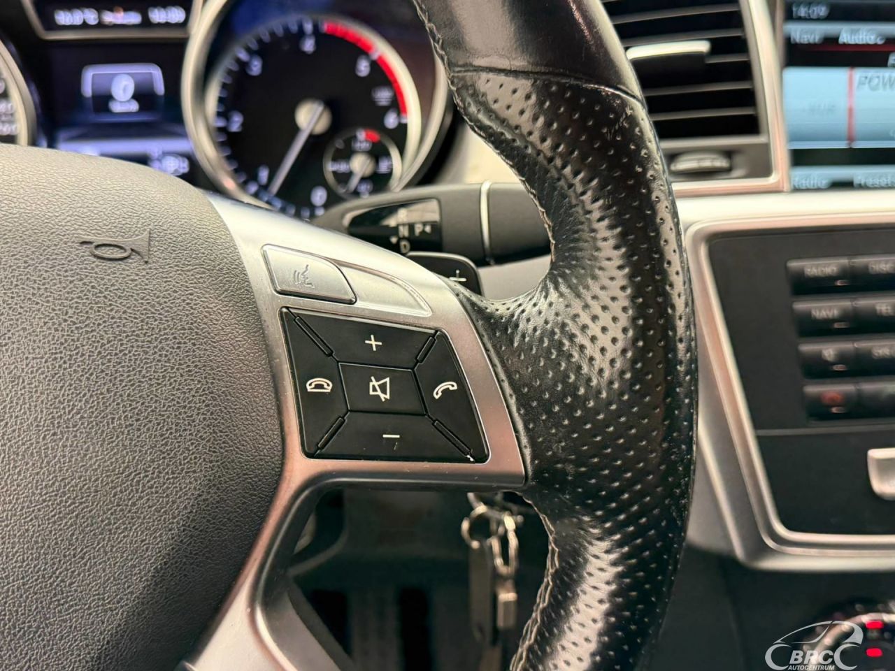 Mercedes-Benz ML350 | 14