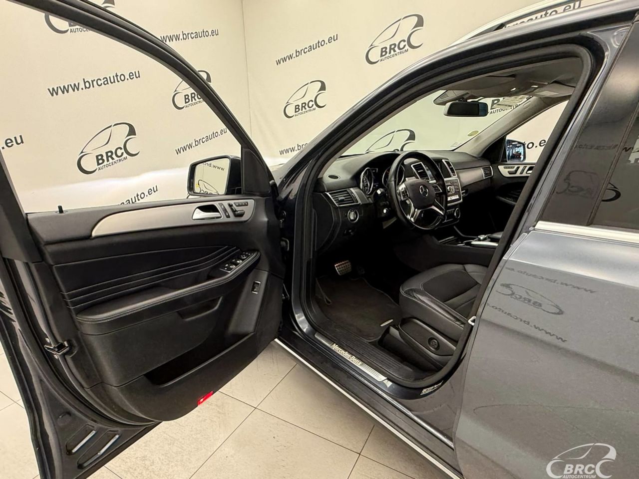Mercedes-Benz ML350 | 9